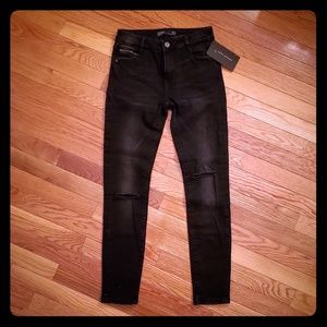 Destroyed jeans